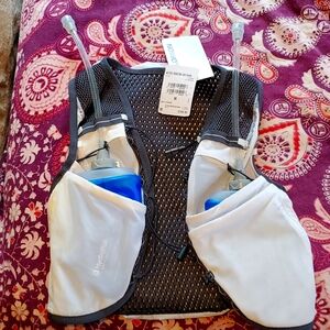 Salomon Active Skin 8W with flasks